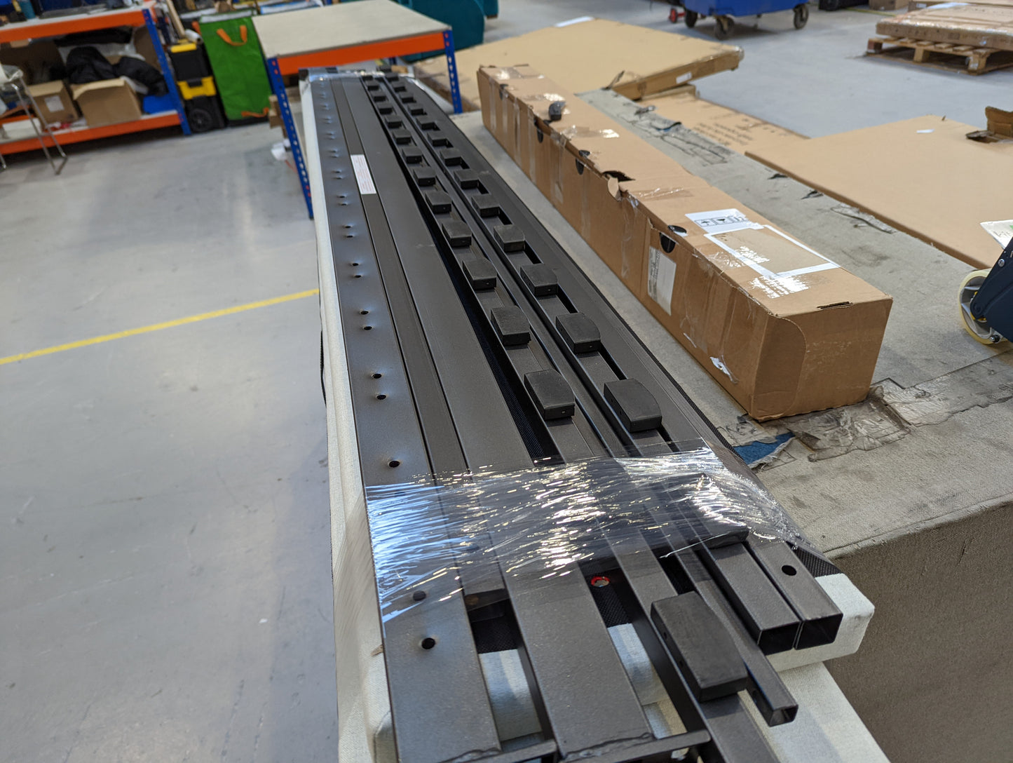 Lot of 5 x Dusk Items inc Beds for Spares or Repair (ref DUS-APM-A-12864) Total RRP £2595