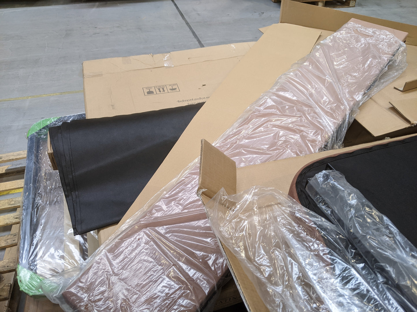 Lot of 4 x Dusk Boxed Beds for Spares or Repair (ref DUS-APM-A-13209) Total RRP £1940