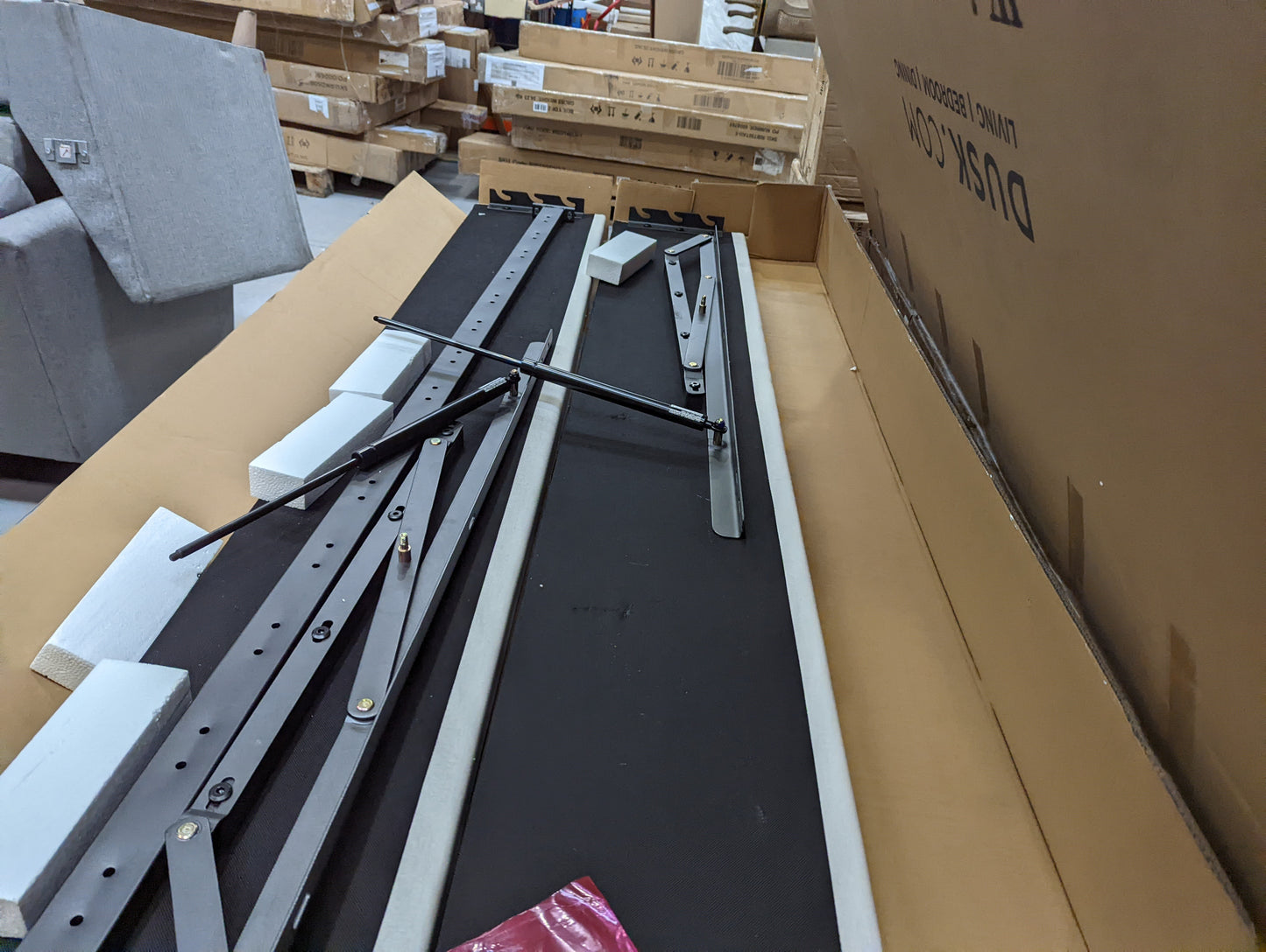 Lot of 4 x Dusk Items inc Beds for Spares or Repair (ref DUS-APM-A-13315) Total RRP £1646