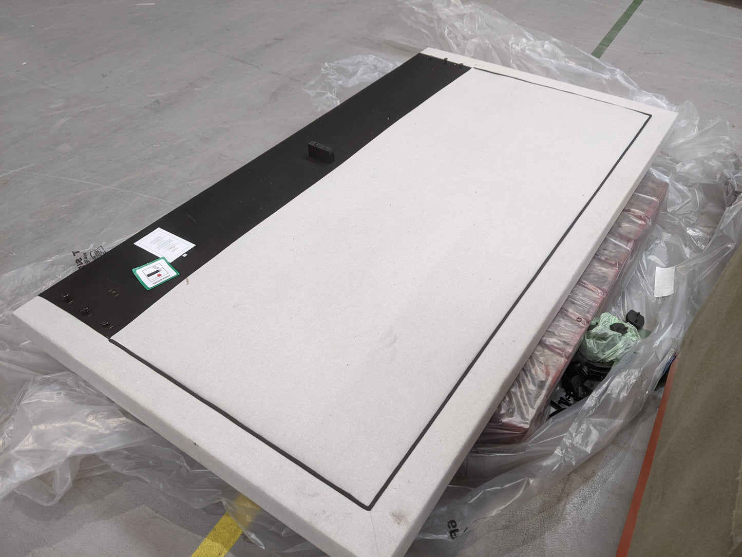 Lot of 2 x Dusk Items inc Beds for Spares or Repair (ref DUS-APM-A-13463) Total RRP £1068