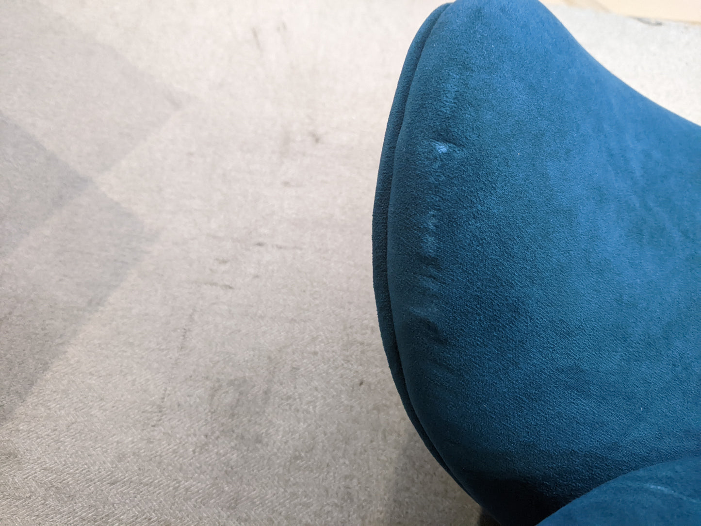 Lot of 9 x Dusk furniture items grade-BER Spares or repair RRP £1374.00