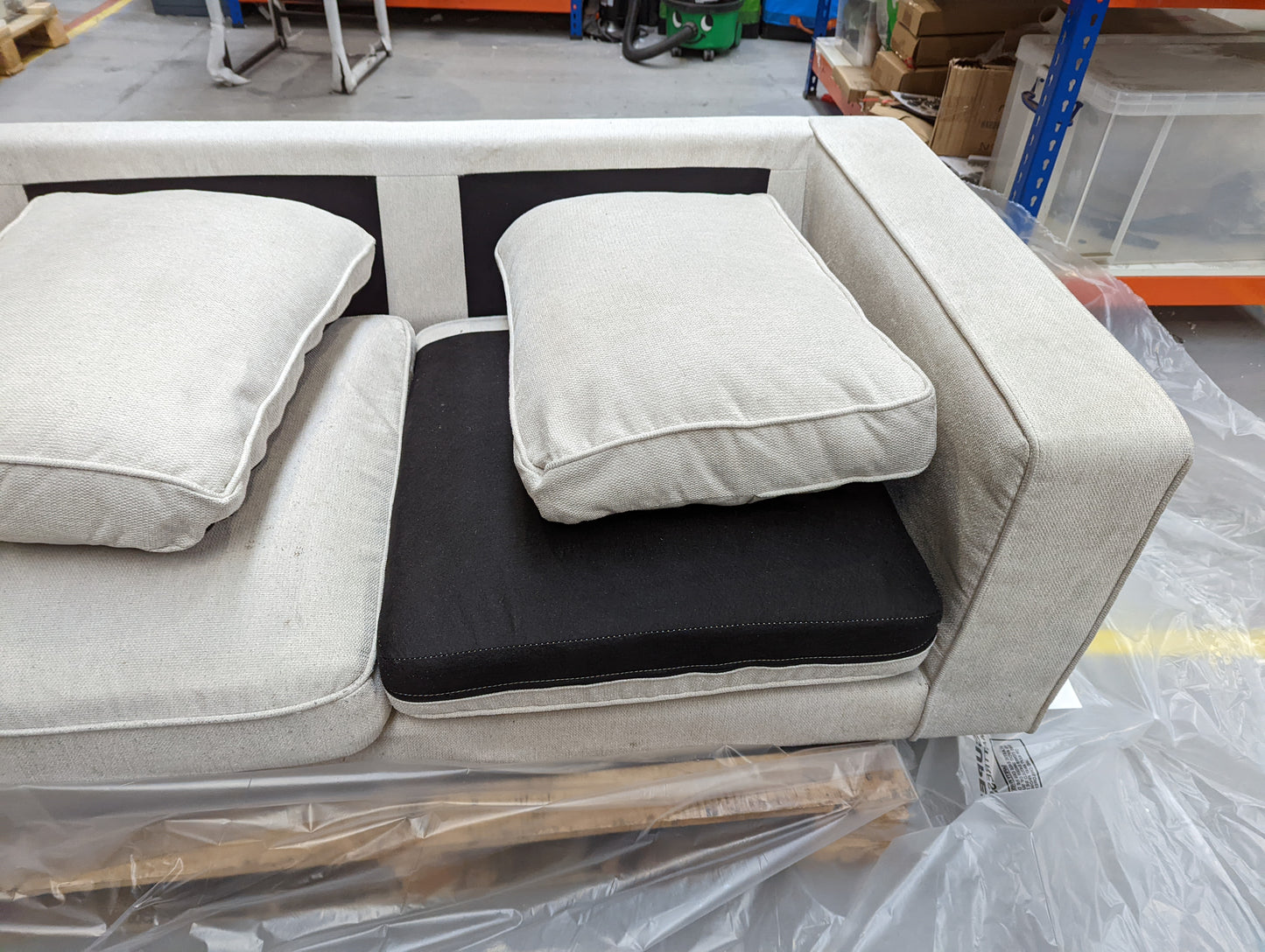 Lot of 2 x Dusk Upholstery Sofa for Spares or Repair (ref DUS-APM-A-13600) Total RRP £1398