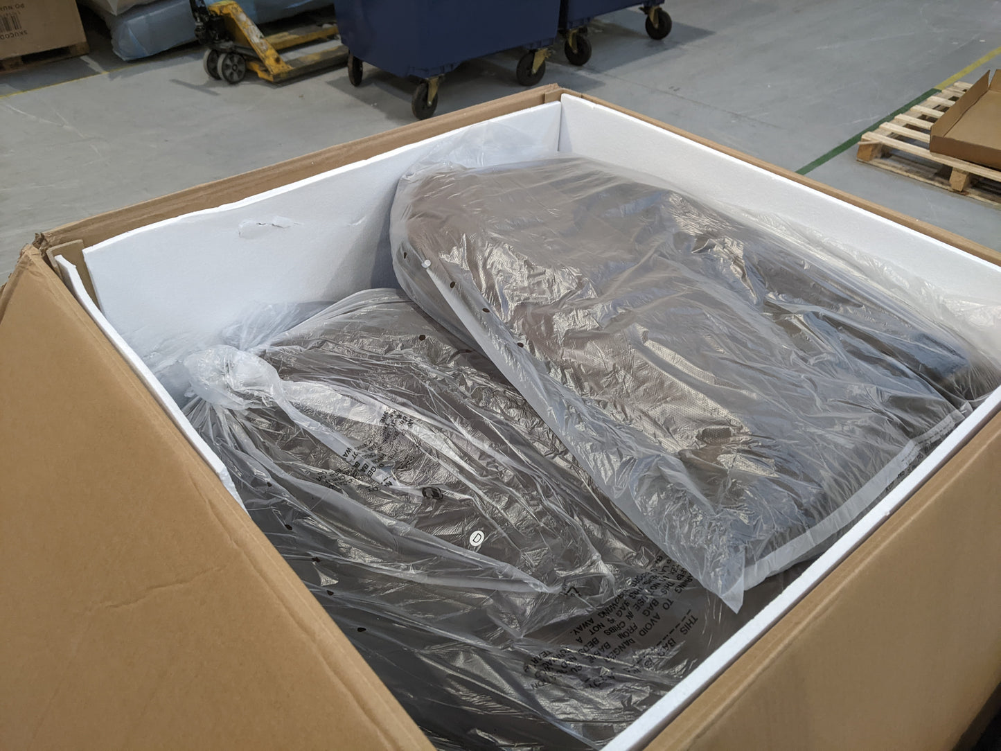 Image 4 - DUS-GOL-01276 Grade-B Dusk Maeve Slouched Accent Chair