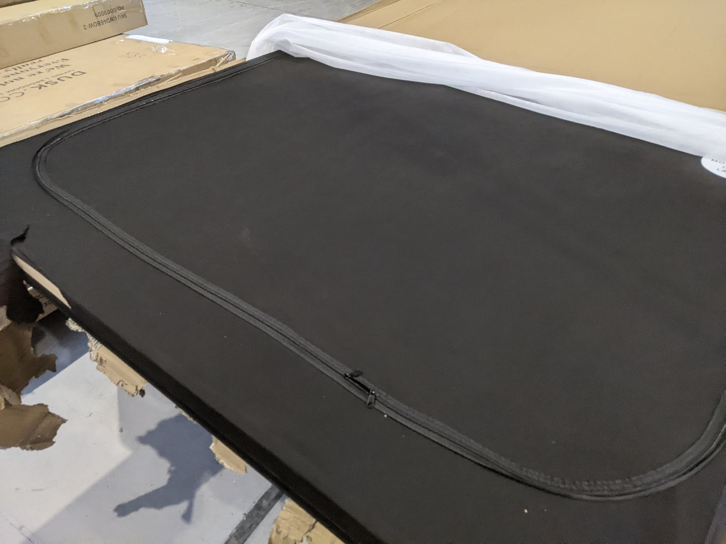 Lot of 4 x Dusk Items inc Beds for Spares or Repair (ref DUS-GOL-A-13923) Total RRP £1573