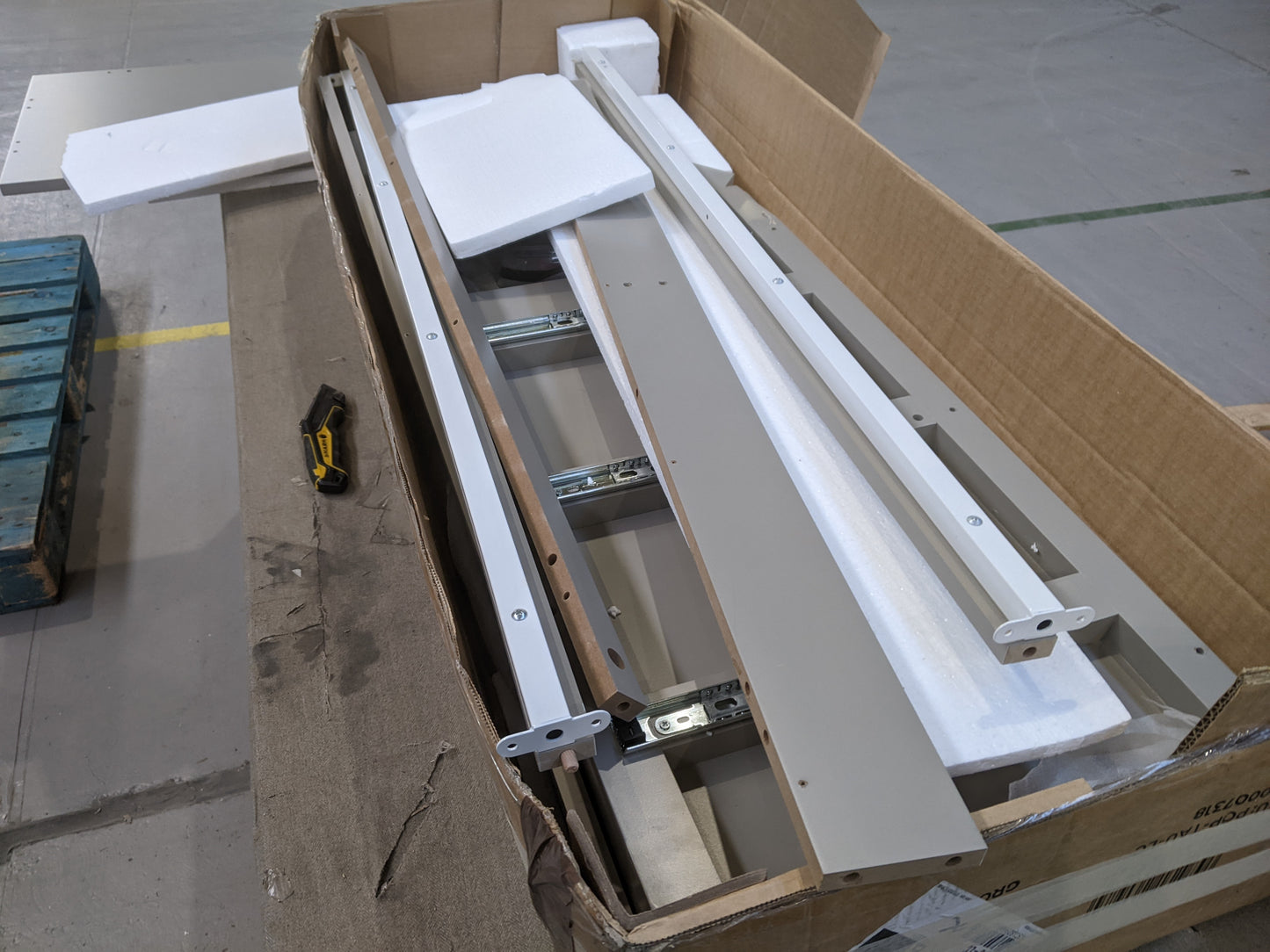 Lot of 10 x Dusk furniture items grade-BER Spares or repair RRP £1553.00