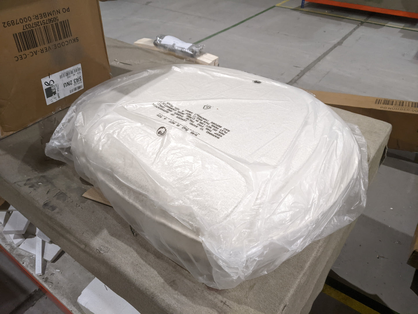 Lot of 6 x Dusk mixed furniture items grade-BER Spares or repair RRP £1028.00