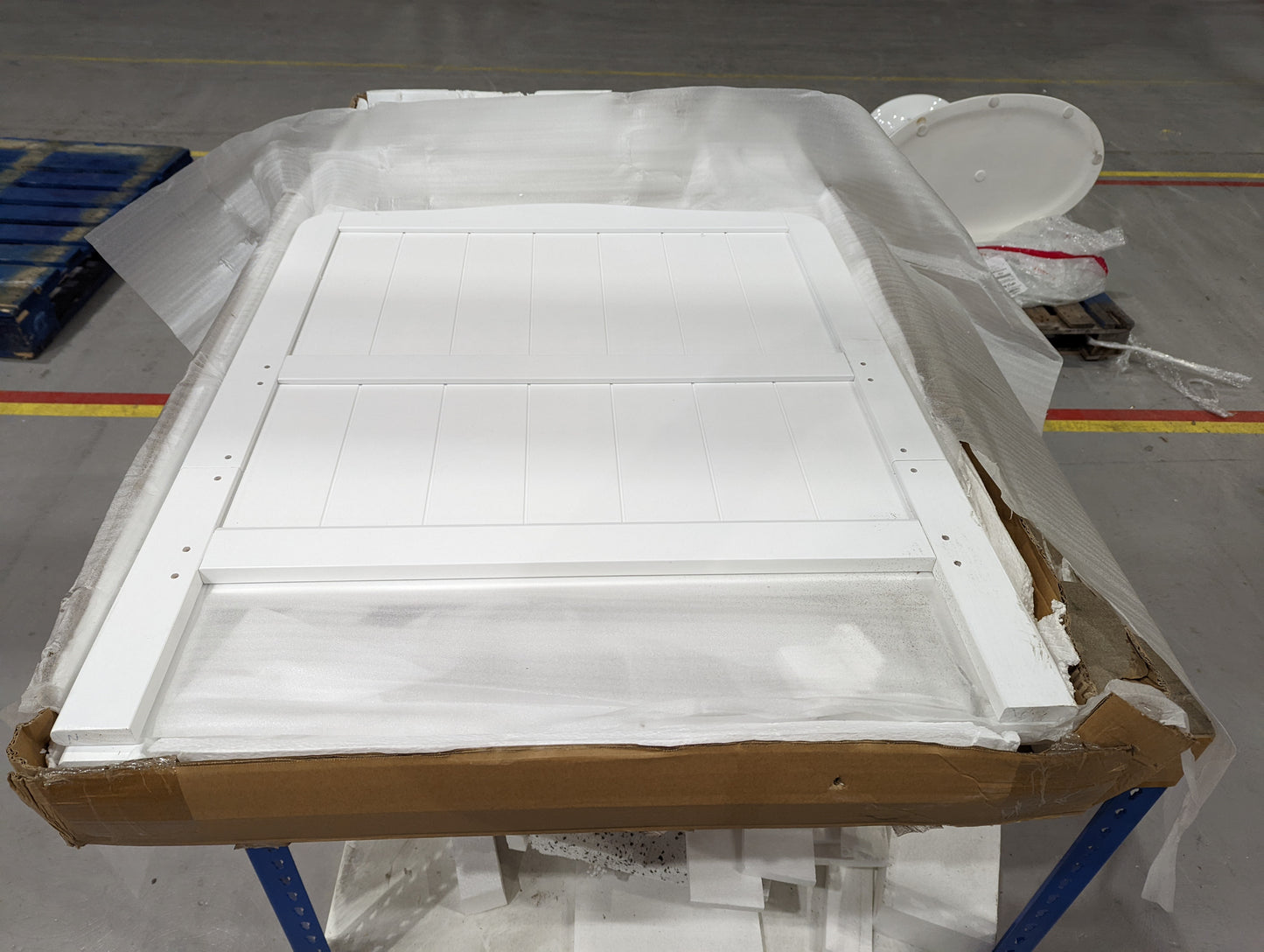 BFW-NEW-00799 Grade-BER Big Furniture Warehouse Regent Cot Bed in White RRP £150