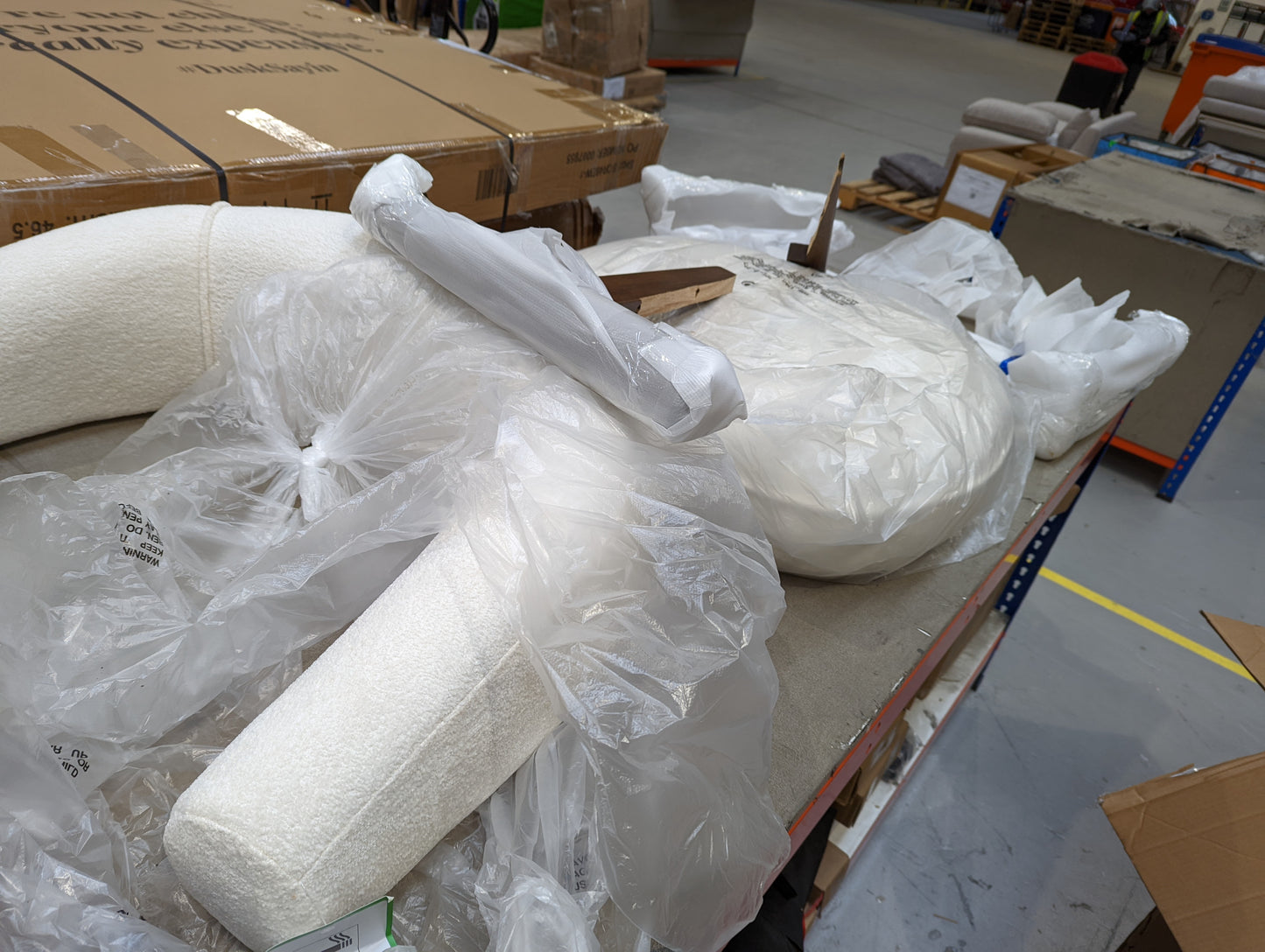 Lot of 12 x Dusk items grade-BER Spares or repair RRP £2147.00