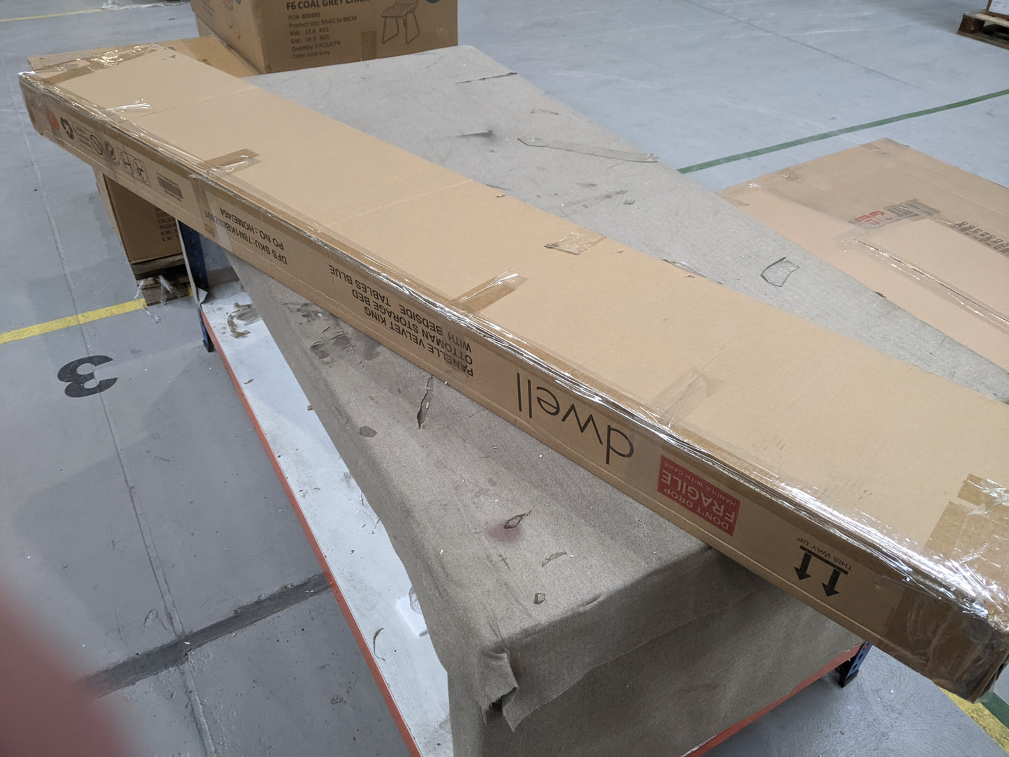 Lot of 2 x DFS furniture items grade-BER Spares or repair RRP £1078.00