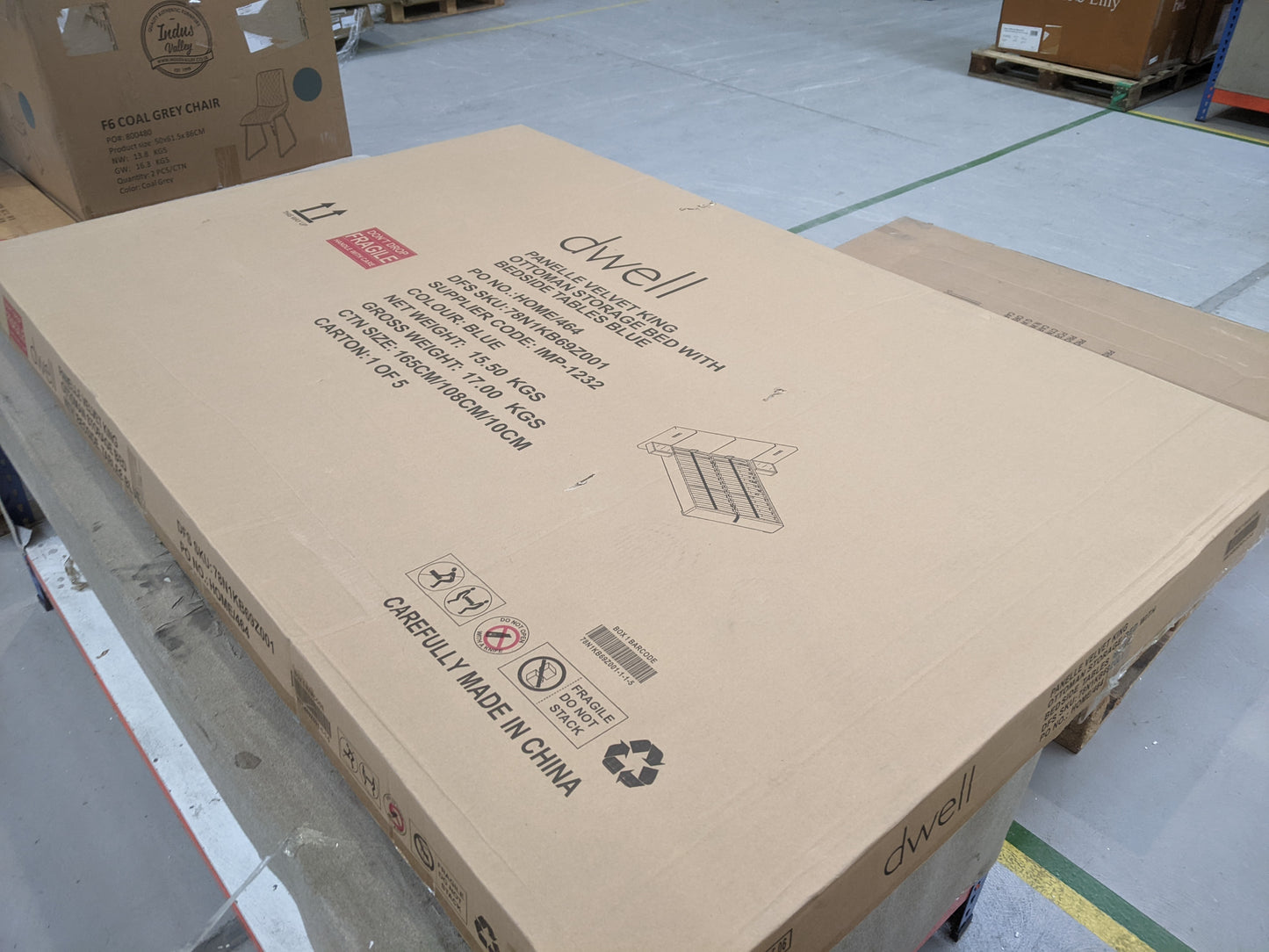 Lot of 2 x DFS furniture items grade-BER Spares or repair RRP £1078.00