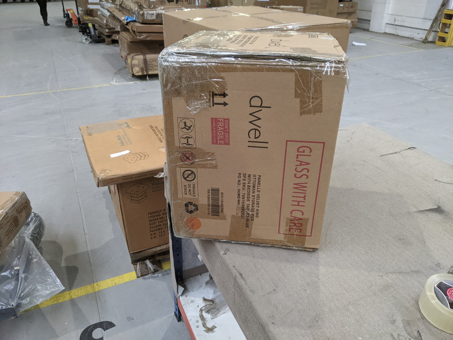 Lot of 2 x DFS furniture items grade-BER Spares or repair RRP £1078.00