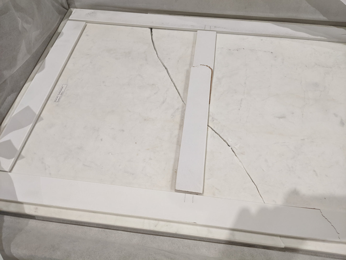 Lot of 2 x DFS Furniture items grade-BER Spares or repair RRP £668.00