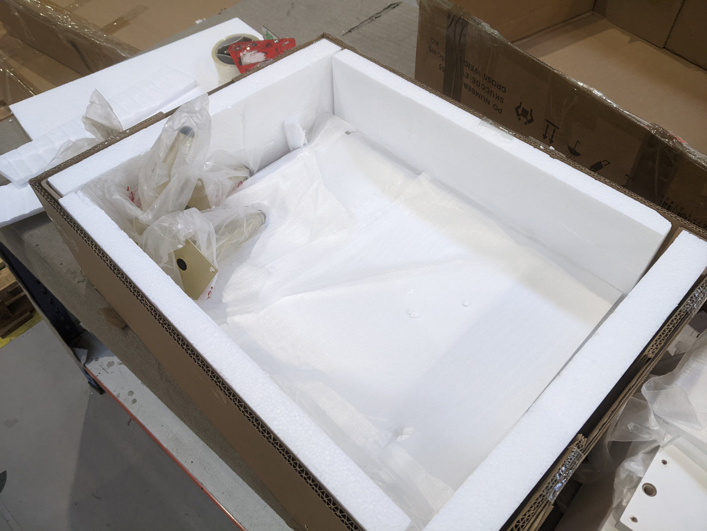 Lot of 4 x Dusk items grade-BER Spares or repair RRP £775.00