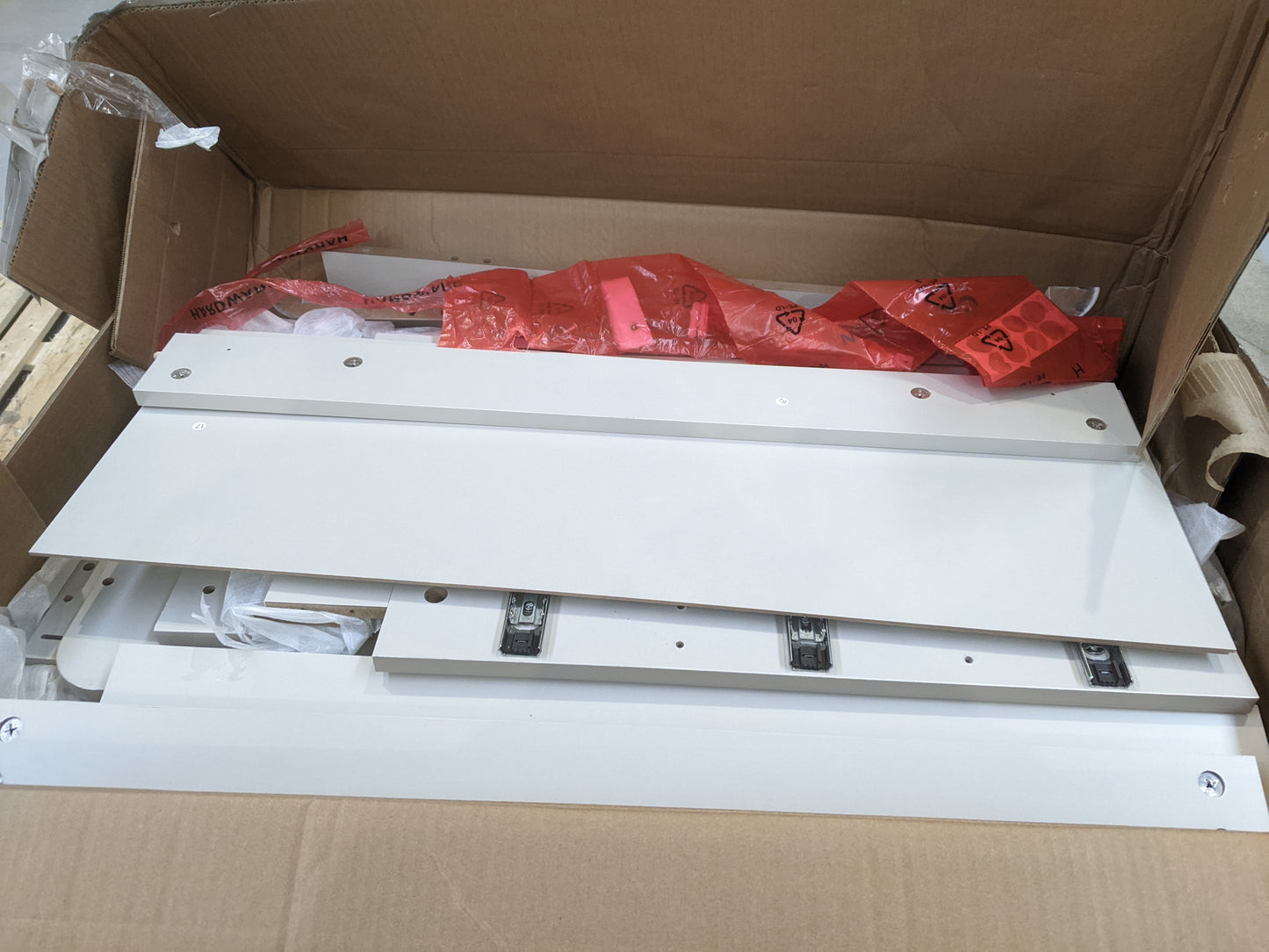 Lot of 4 x Dusk items grade-BER Spares or repair RRP £775.00