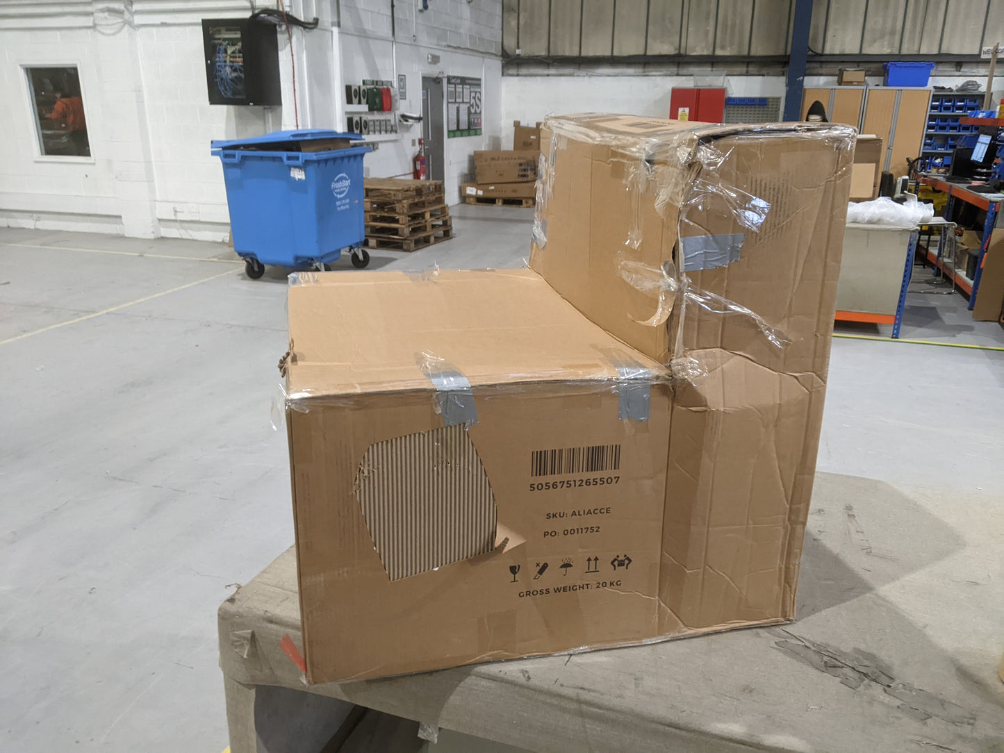 Lot of 6 x Dusk items grade-BER Spares or repair RRP £1275.00