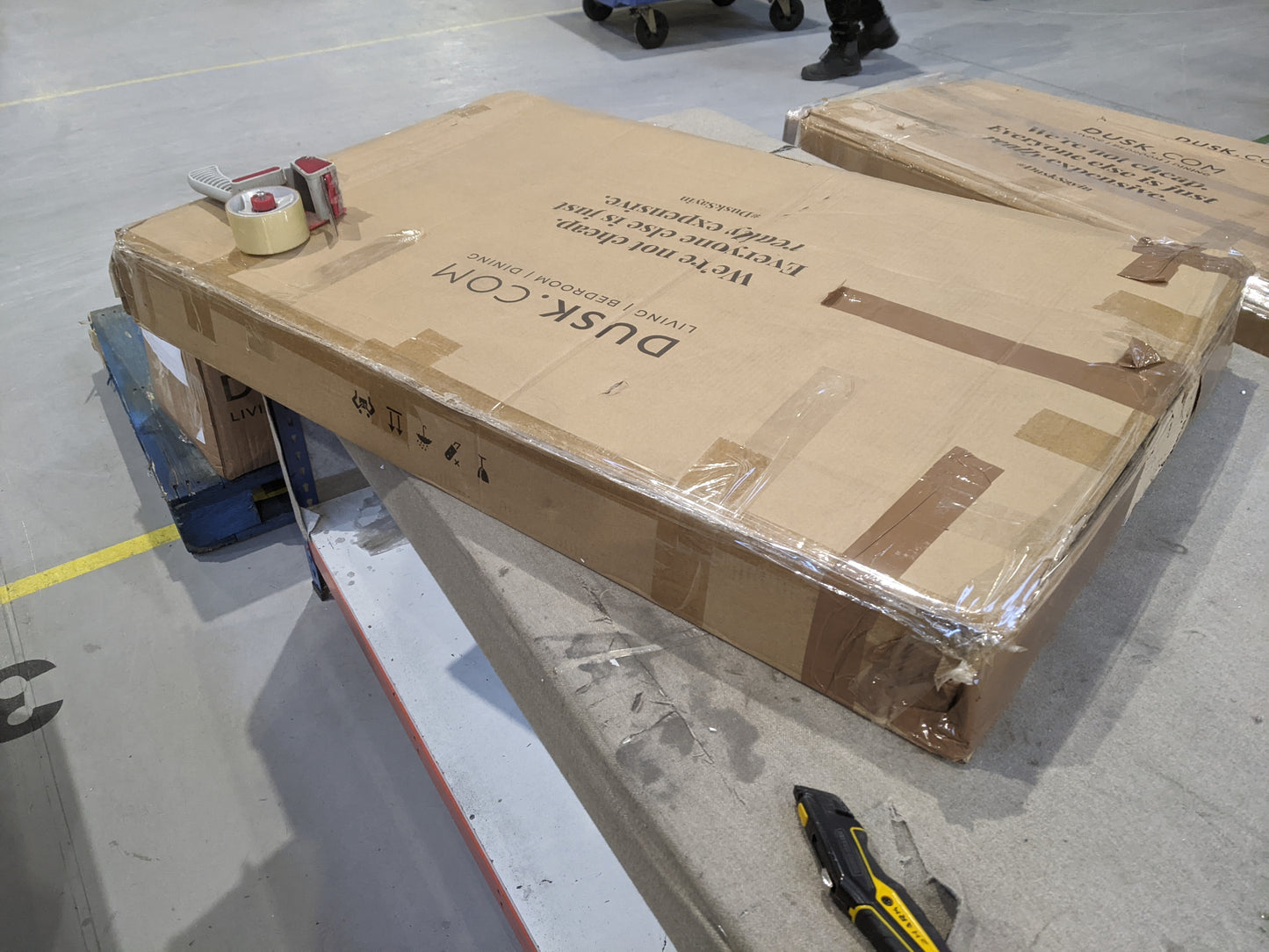 Lot of 7 x Dusk items grade-BER Spares or repair RRP £1447.00