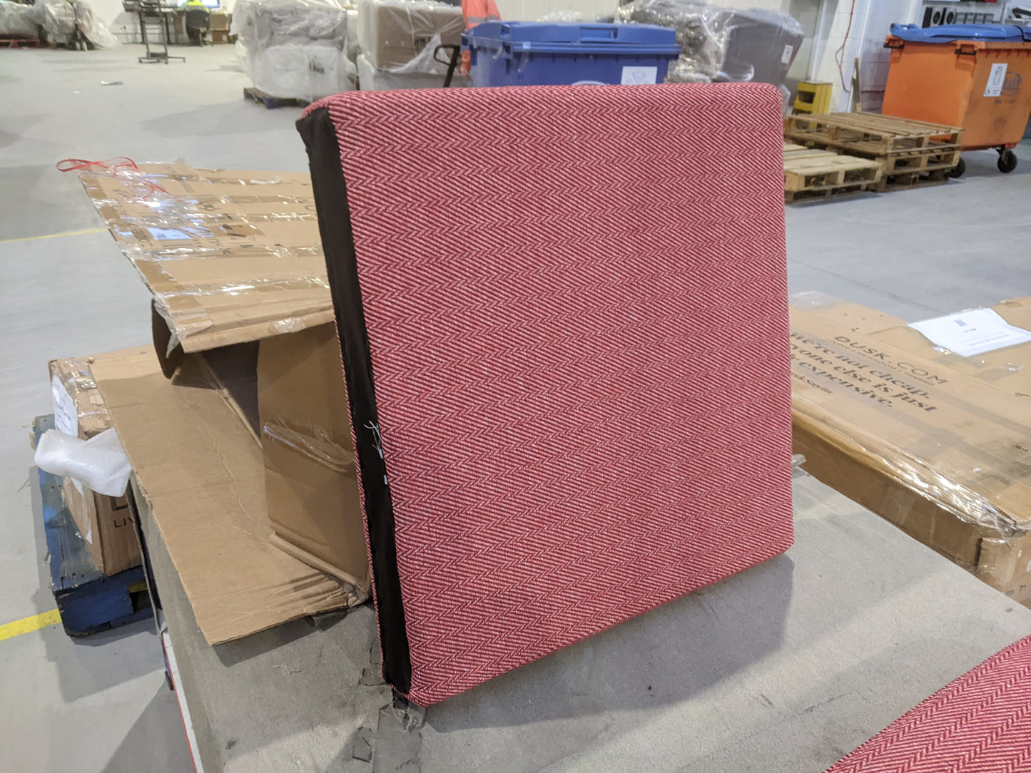 Lot of 7 x Dusk items grade-BER Spares or repair RRP £1198.00