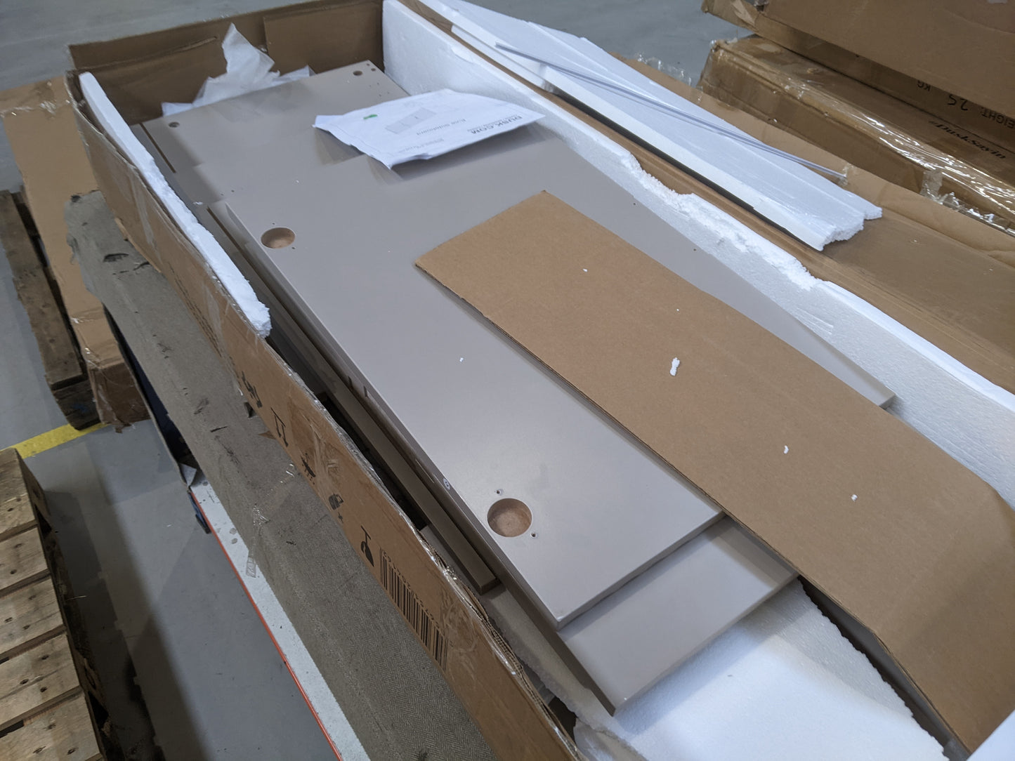 Lot of 7 x Dusk items grade-BER Spares or repair RRP £1447.00