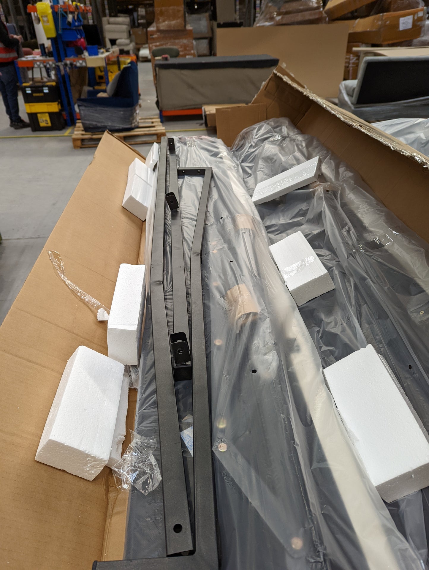 Lot of 6 x Dusk items grade-BER Spares or repair RRP £2044.00