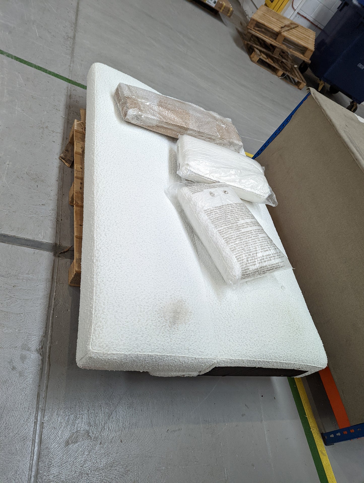 Lot of 2 x Dusk items grade-C2 Needs a clean RRP £728.00