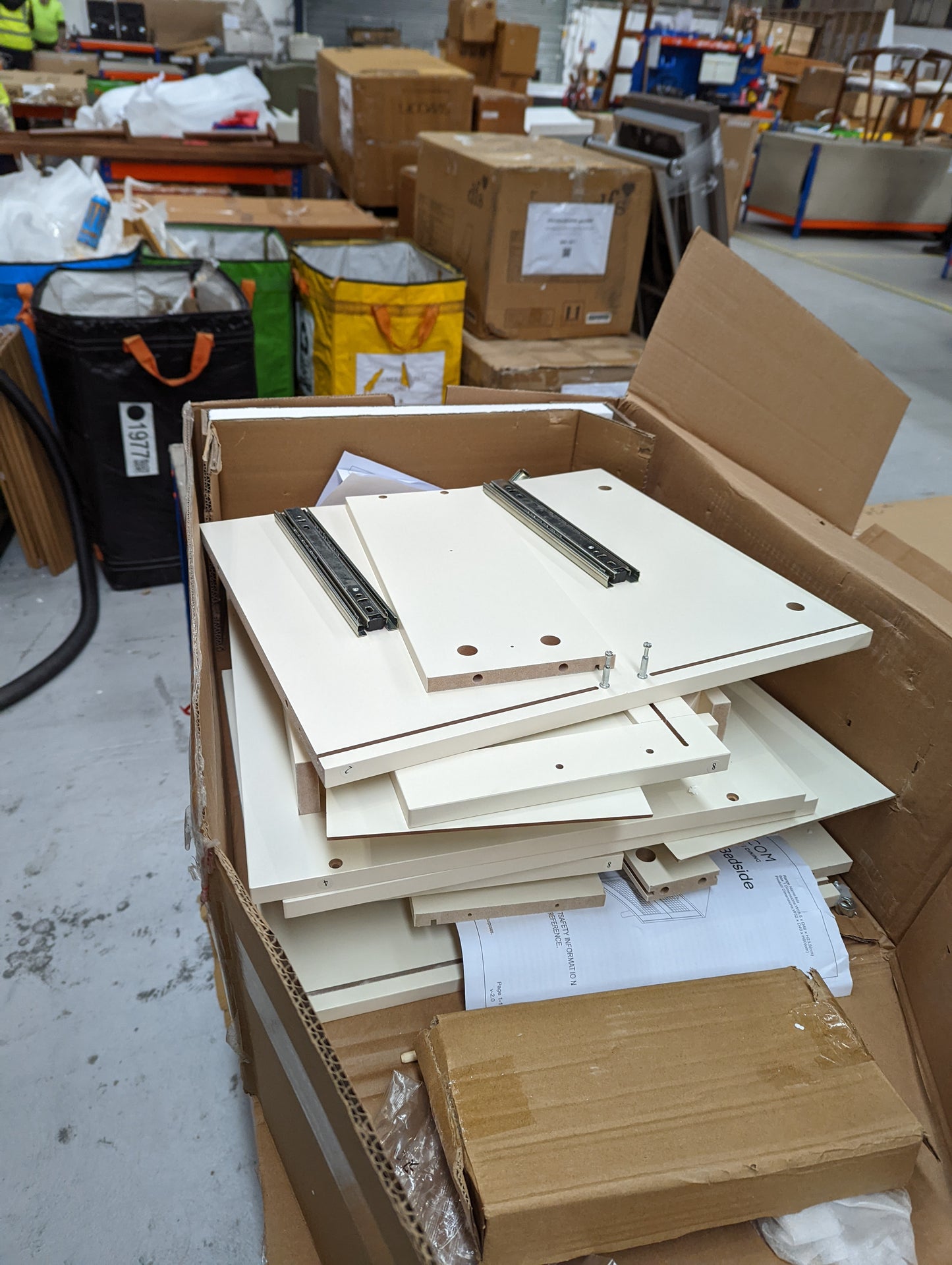 Lot of 5 x Dusk items grade-BER Spares or repair RRP £1324.00