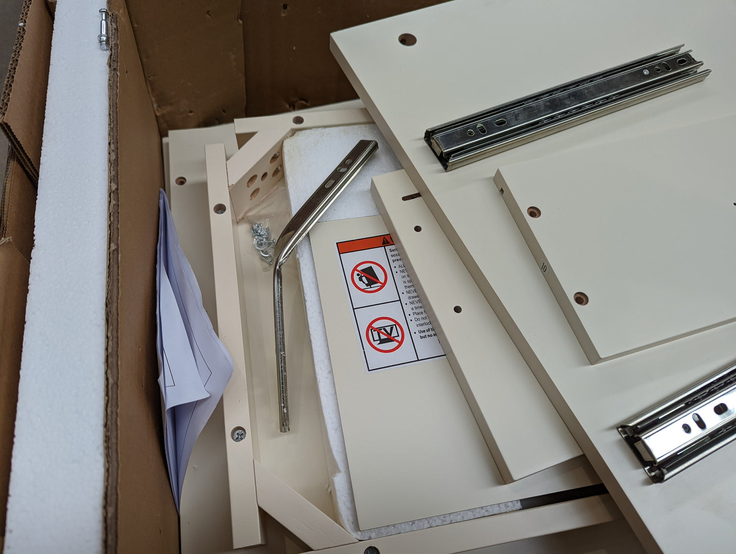 Lot of 5 x Dusk items grade-BER Spares or repair RRP £1324.00