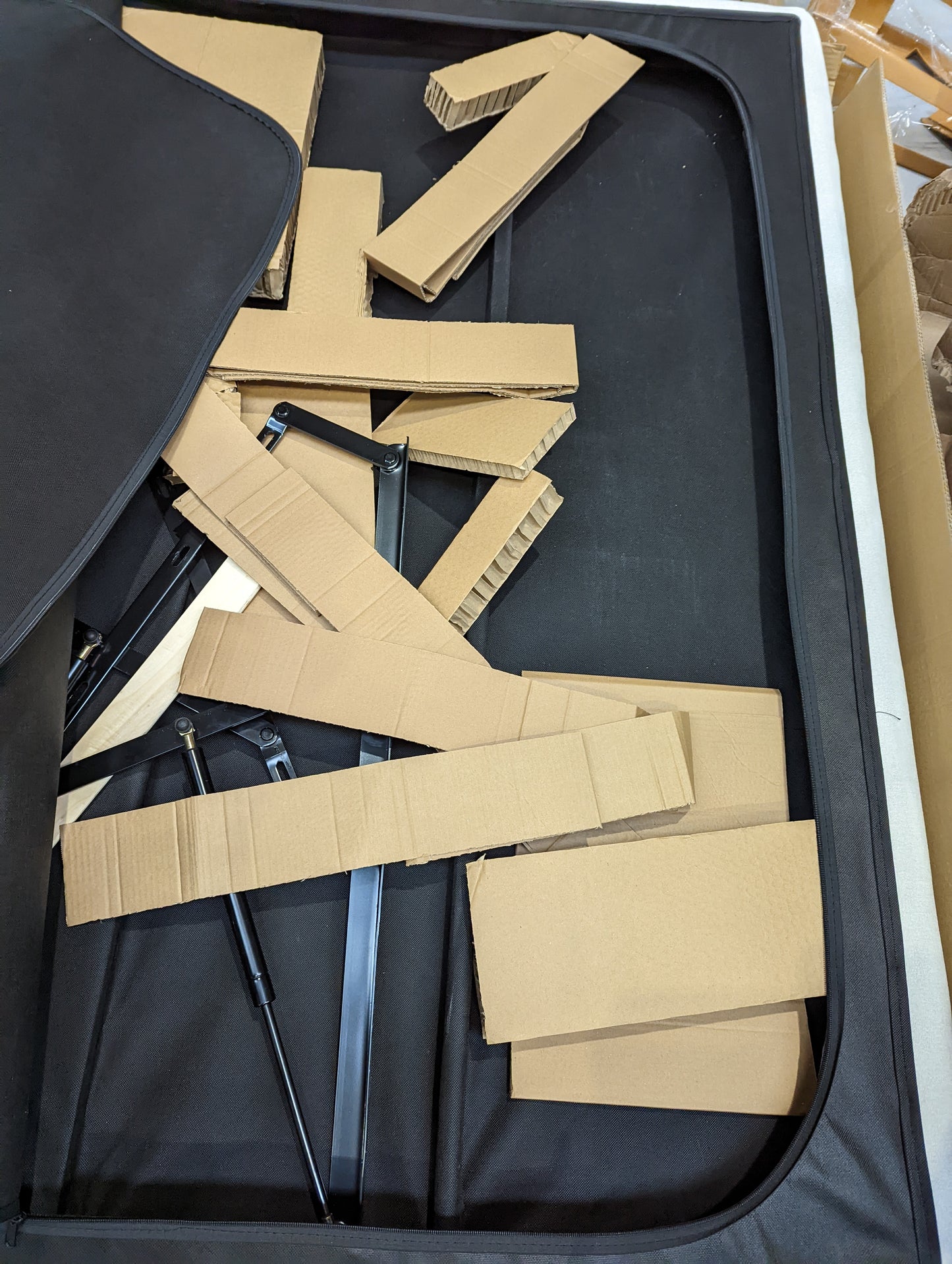 Lot of 5 x Dusk items grade-BER Spares or repair RRP £1720.00