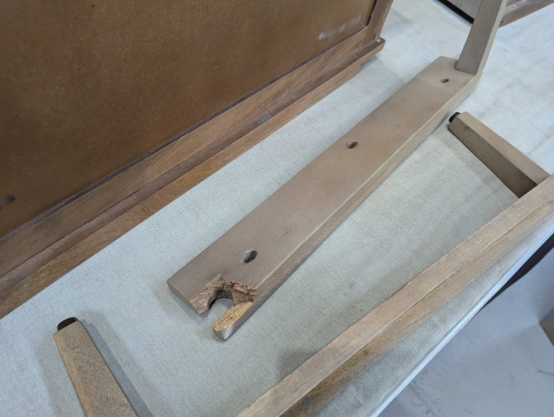 Image 3 - Lot of 2 x Swoon Furniture items grade-BER Spares or repair 