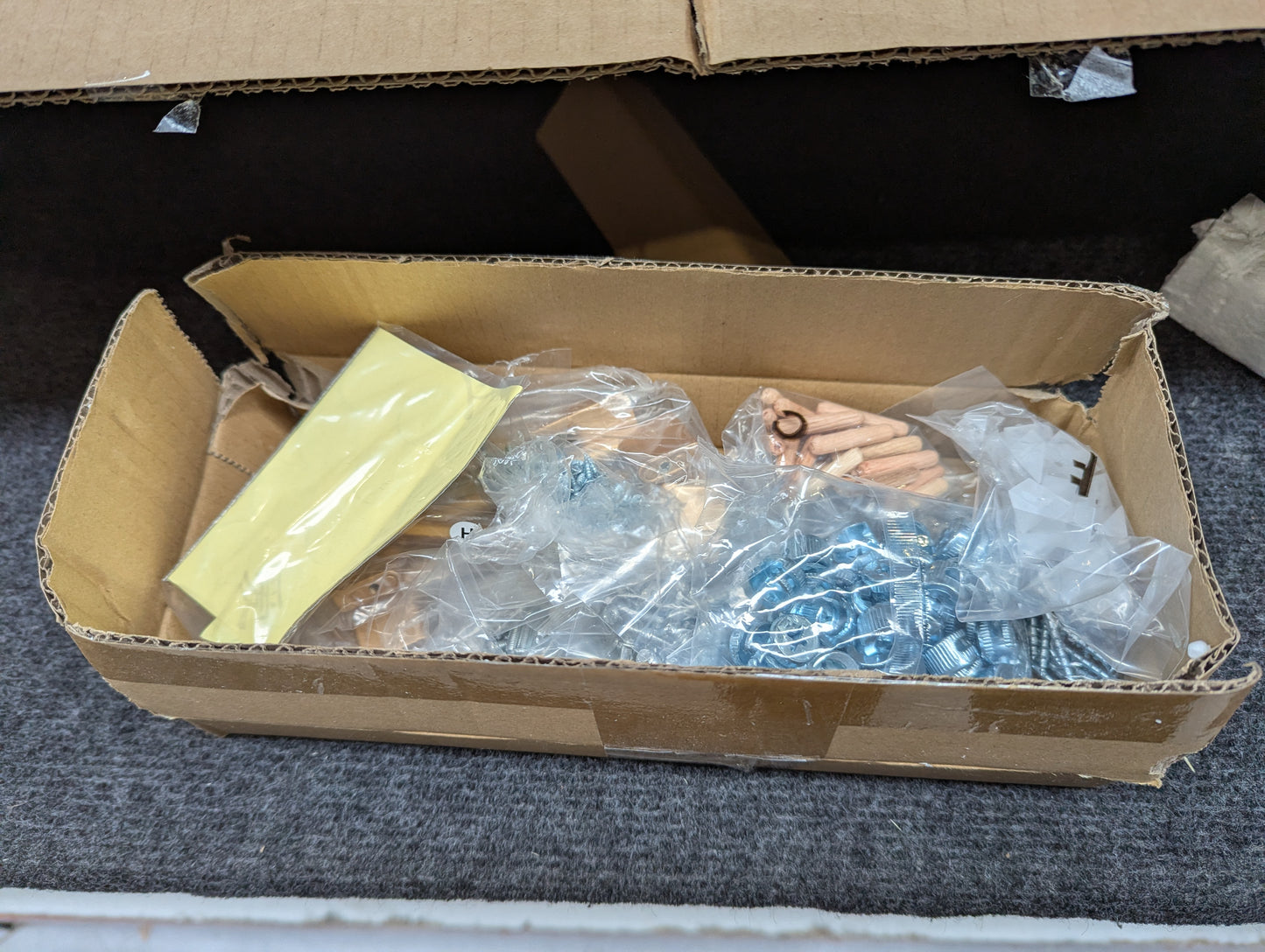 Lot of 7 x Dusk items grade-BER Spares or repair RRP £2052.00