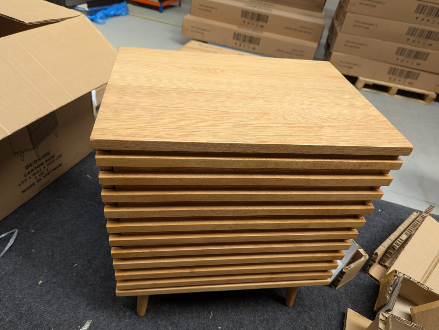 ROS-OUT-00400 Grade-B Roseland Furniture Kari Light Oak Bedside Table RRP £179.95