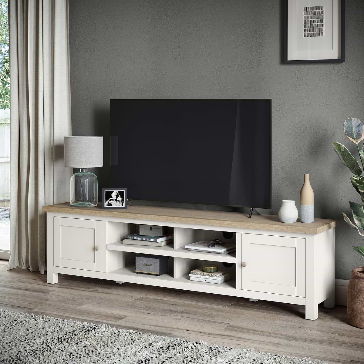 ROS-OUT-00305 Grade-B Roseland Furniture Farro Two Tone 180cm Wide TV Unit RRP £299.95