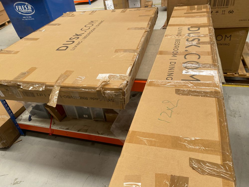 Lot of 3 x Dusk Items inc Beds for Spares or Repair (ref DUS-APM-A-12569) Total RRP £1387