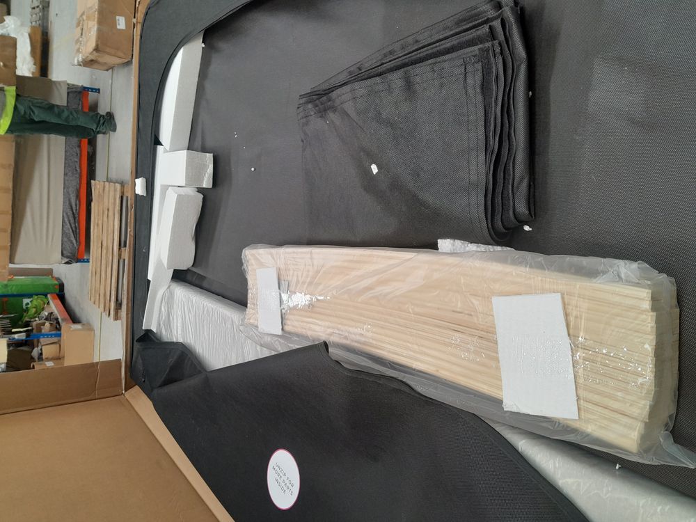 Lot of 4 x Dusk Items inc Beds for Spares or Repair (ref DUS-APM-A-12624) Total RRP £2146