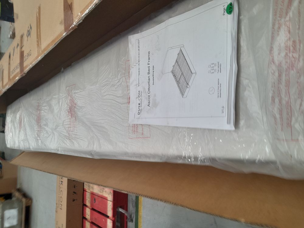 Lot of 4 x Dusk Items inc Beds for Spares or Repair (ref DUS-APM-A-12624) Total RRP £2146