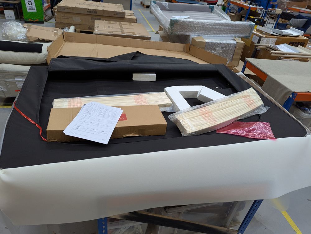 Lot of 6 x Dusk items grade-BER Spares or repair RRP £2044.00