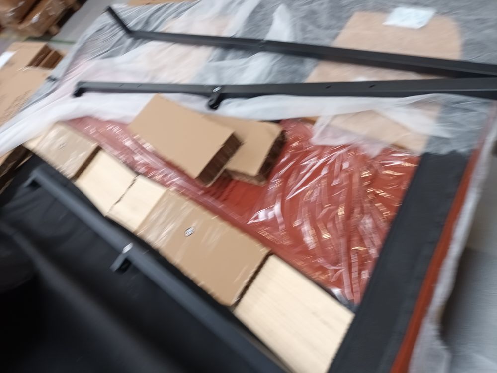Lot of 4 x Dusk Items inc Beds for Spares or Repair (ref DUS-APM-A-12581) Total RRP £2176