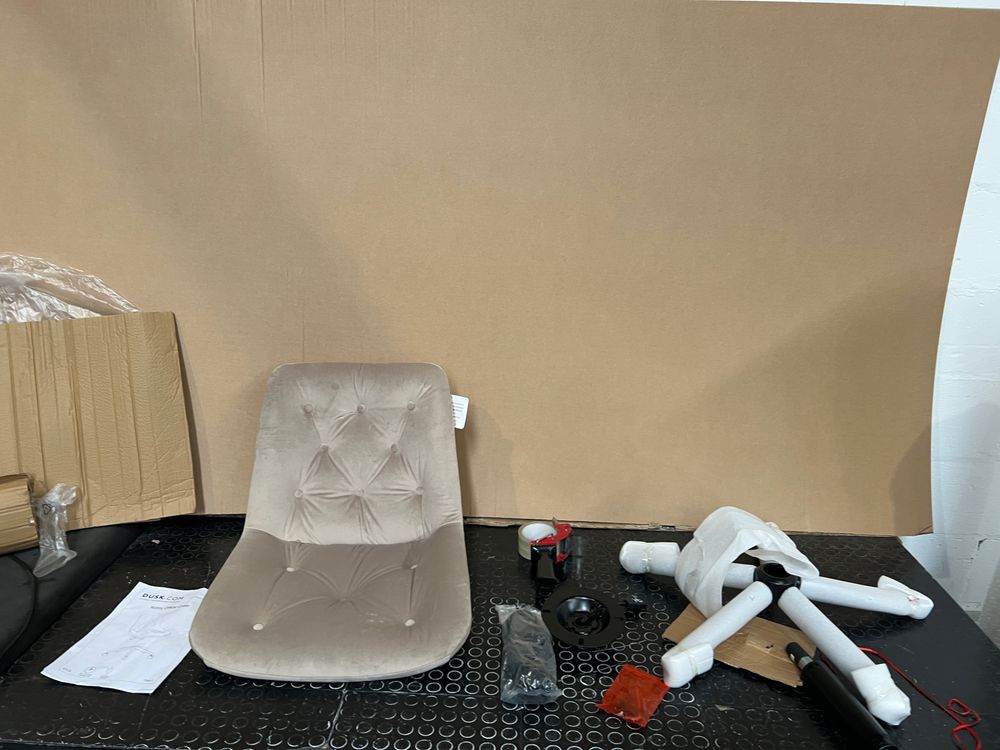 Lot of 11 x Dusk Items for Spares or Repair (ref DUS-APM-A-12606) Total RRP £1432