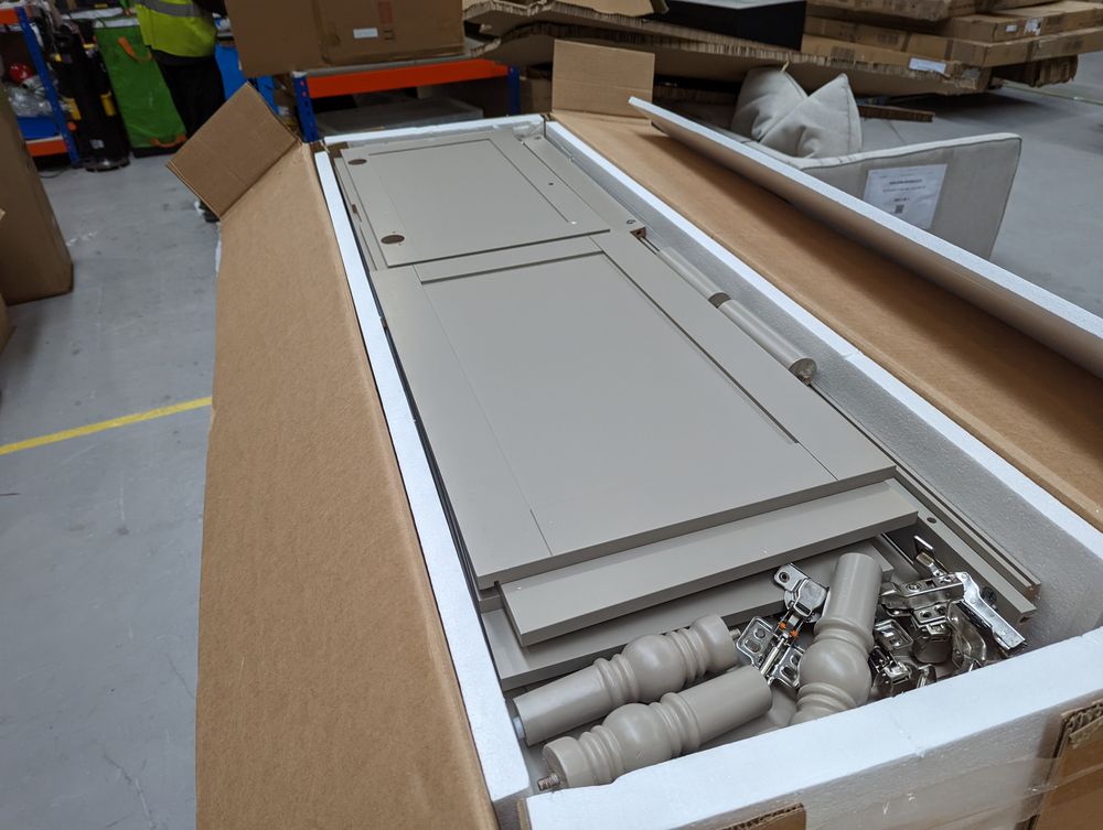 Lot of 6 x Dusk Furniture Items for Spares or Repair inc 2 x Sofa Beds (ref DUS-APM-A-13184) Total RRP £1616