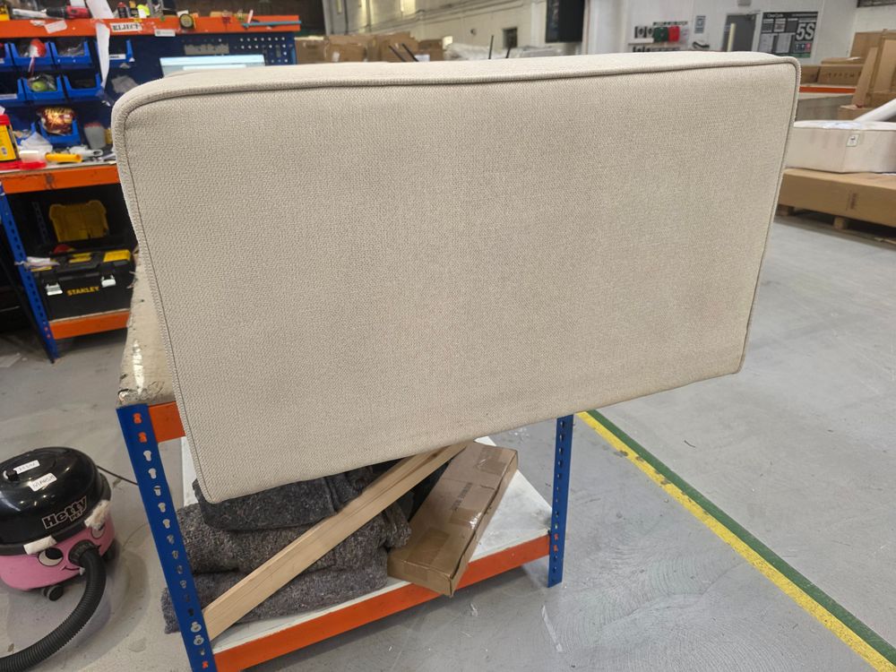 Lot of 2 x Dusk Items inc Upholstery for Spares or Repair (ref DUS-APM-A-13521) Total RRP £1148