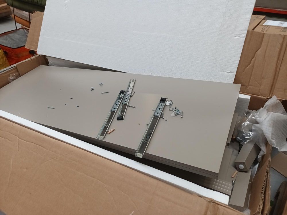 Lot of 16 x Dusk Items for Spares or Repair (ref DUS-APM-A-12560) Total RRP £2910