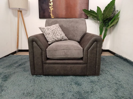 Lot of 2 x DFS Armchairs Unchecked Returns (ref DFS-UPH-A-12923) Total RRP £1128
