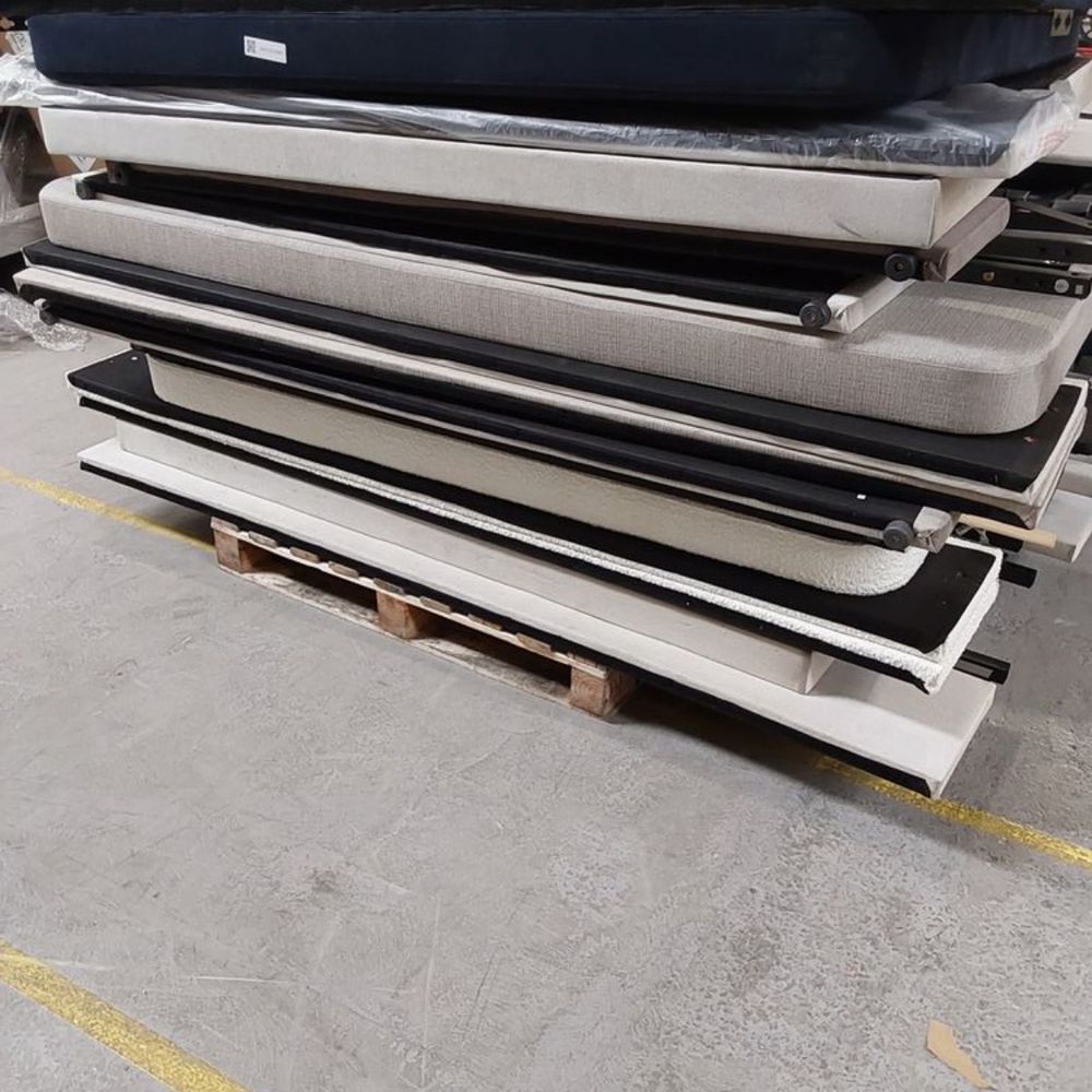 Lot of 7 x Dusk items grade-DOA Spares or repair RRP £2270.00