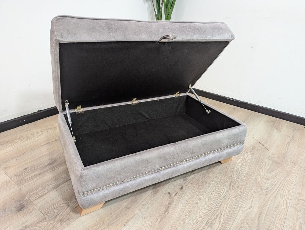 CCG-STO-00485 Grade-B Sovereign Designer Ottoman 8437 Silver Dapple 2 Studs Light Wood RRP £649.00