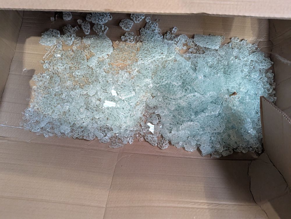 Lot of 5 x Swoon furniture items grade-BER Spares or repair RRP £1815.00