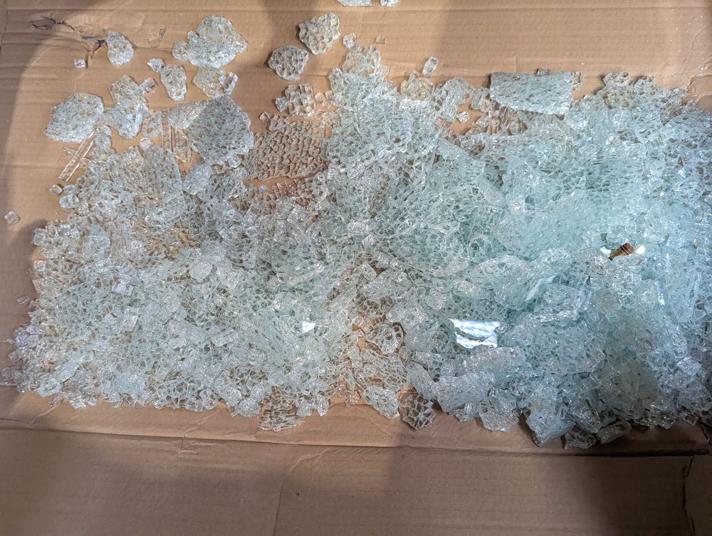 Lot of 5 x Swoon furniture items grade-BER Spares or repair RRP £1815.00