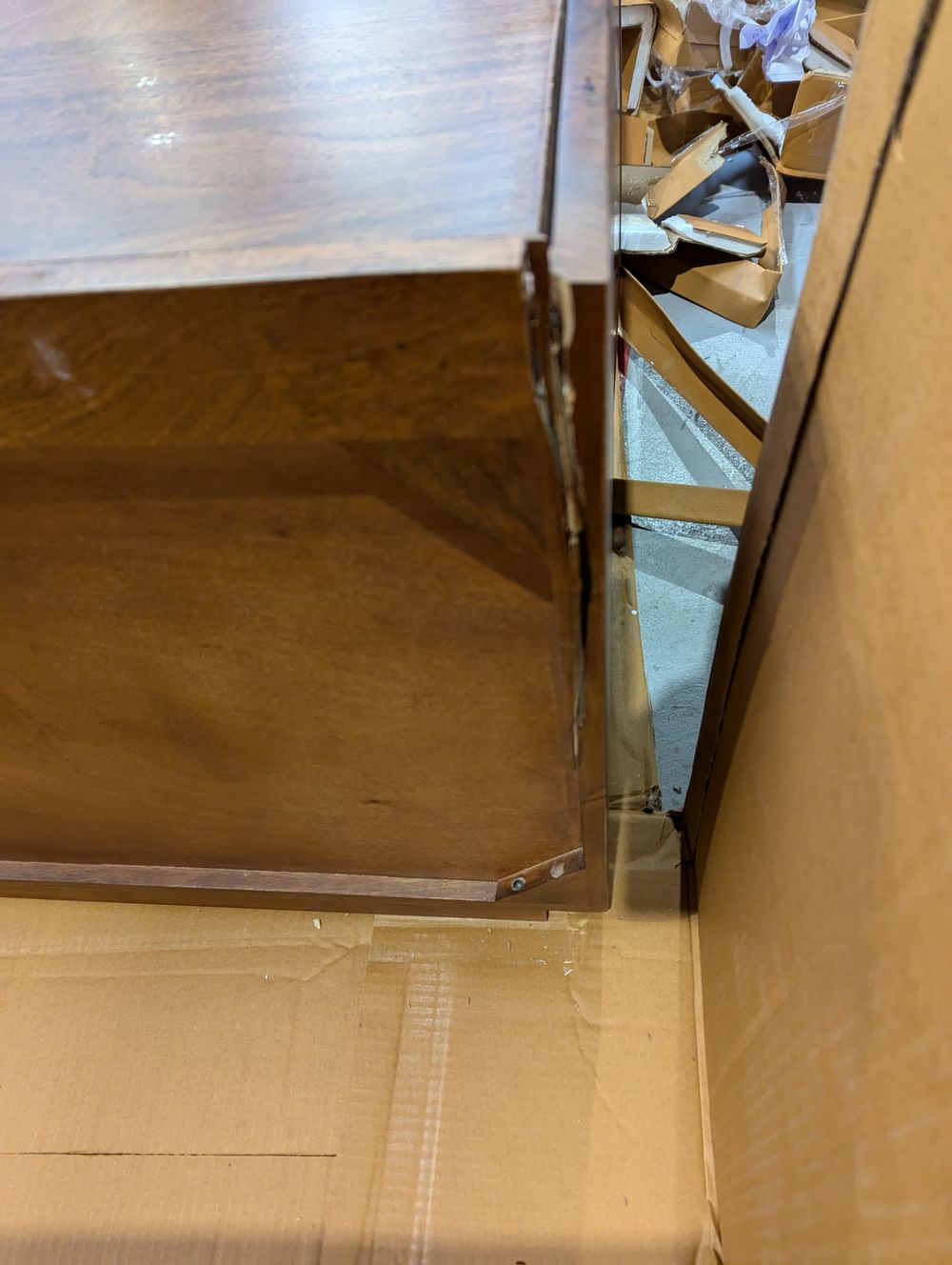 Lot of 6 x Swoon furniture items grade-BER Spares or repair RRP £3234.00