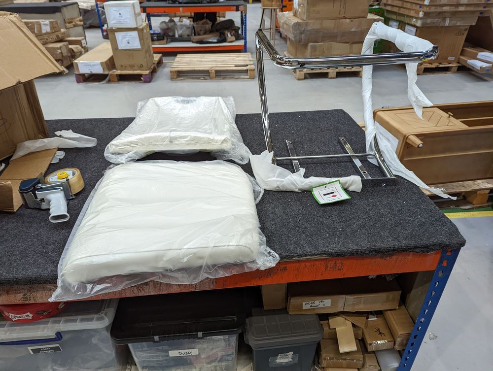 Lot of 5 x DFS furniture items returns pallet grade-BER Spares or repair RRP £1885.00