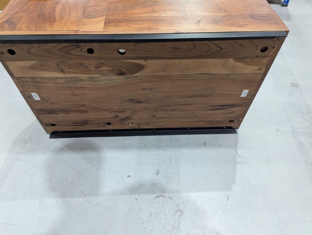 Lot of 2 x Swoon furniture items grade-BER Spares or repair RRP £1028.00