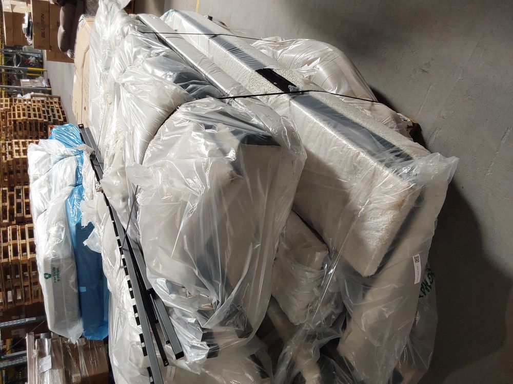 Lot of 5 x Dusk Items inc Beds for Spares or Repair (ref DUS-APM-A-12631) Total RRP £2625