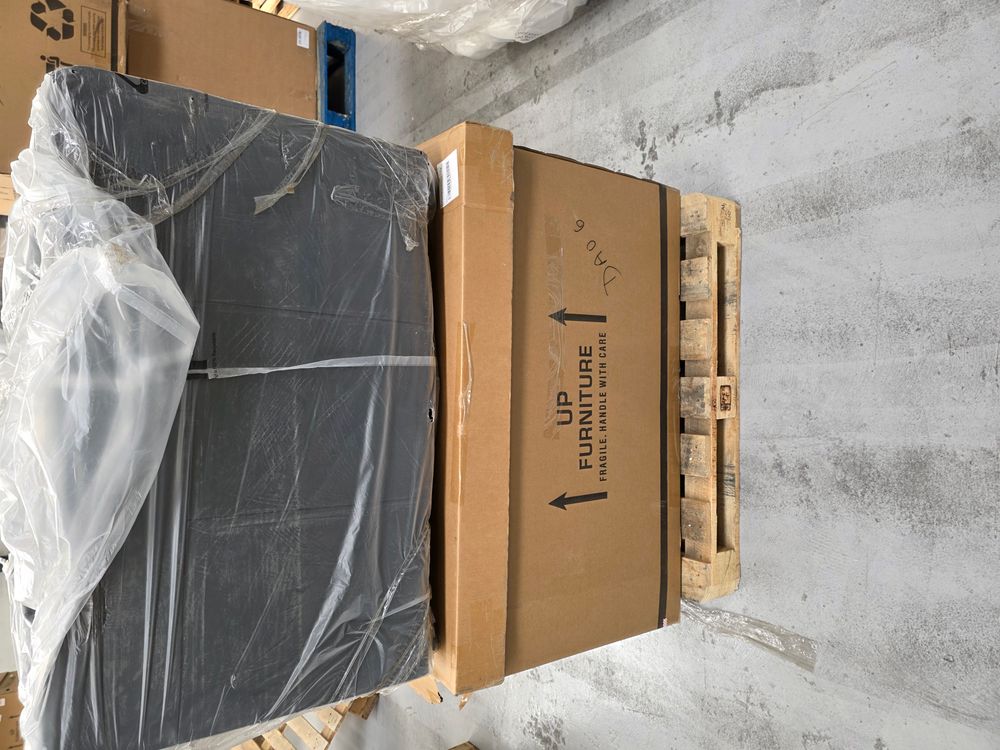 Lot of 2 x Sofology Items Arlo Armchair and Firenze Modular Seat for Spares or Repair (ref SOF-APM-A-10480) Total RRP £1518